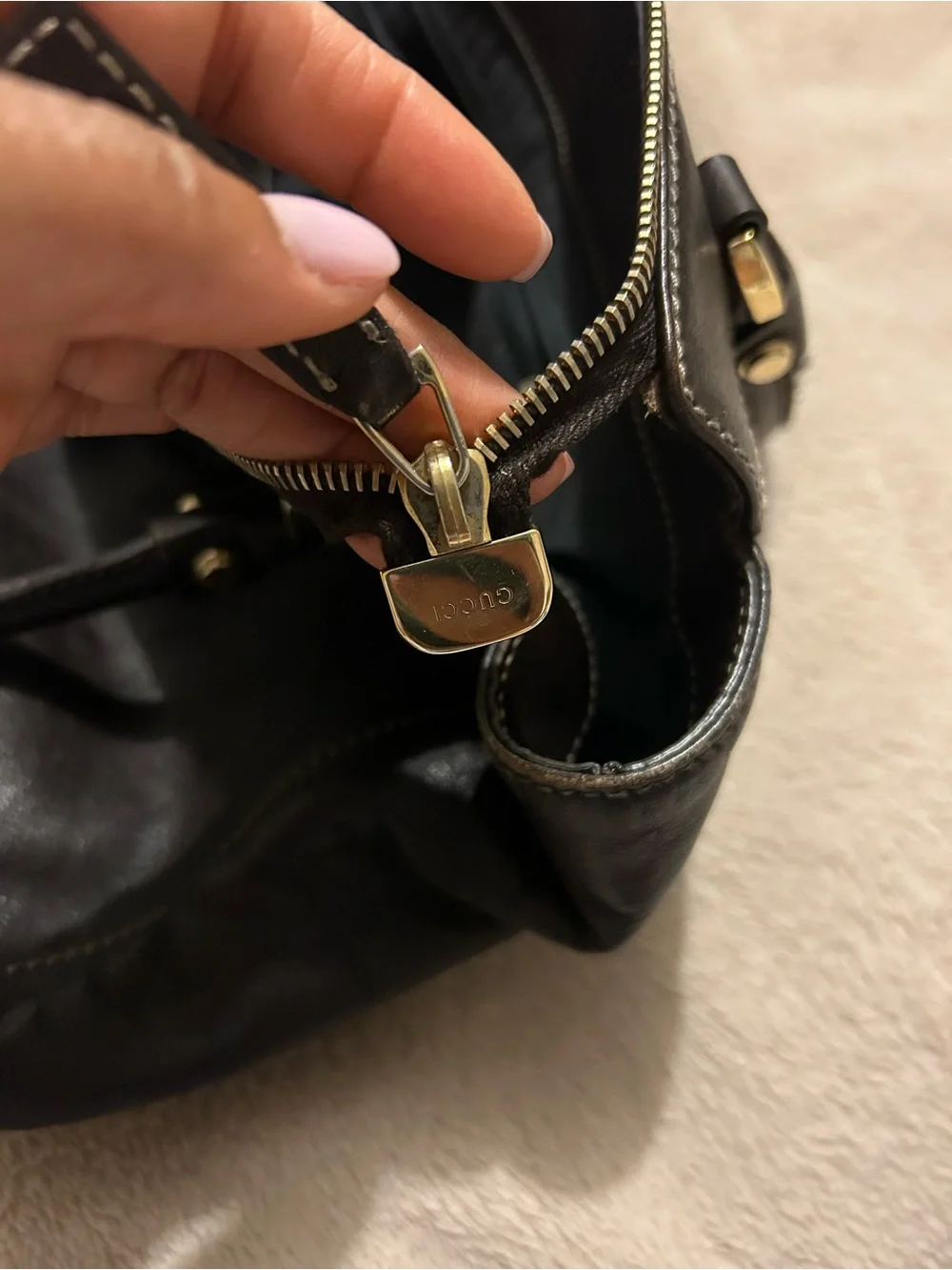 Gucci Abbey Dark Brown Leather Shoulder Bag - Picture 4 of 10